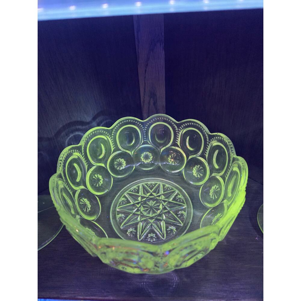 Vintage LE Smith Moon and Stars Clear Glass Bowl UV Glow Manganese MCM